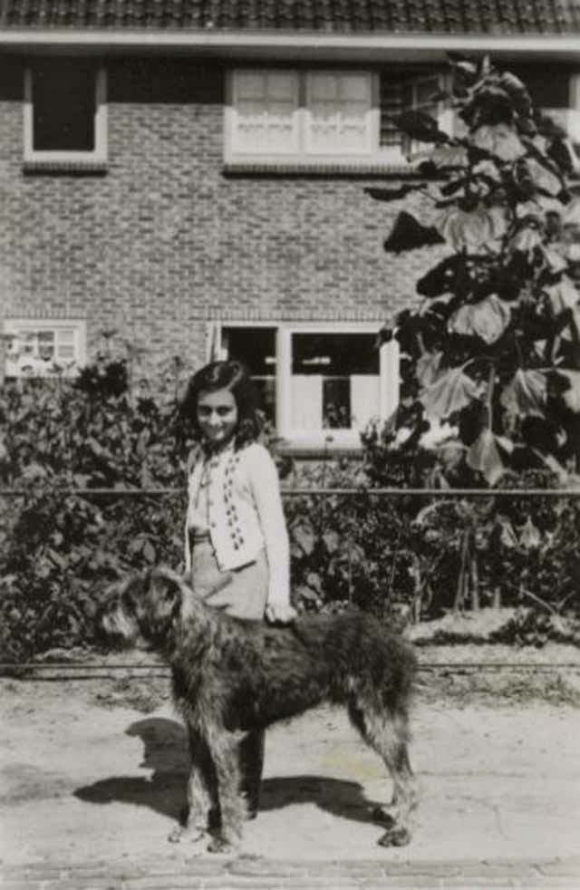 Anne Frank (8)