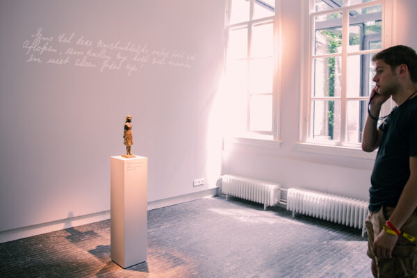 Statue Anne Frank in Anne Frank House