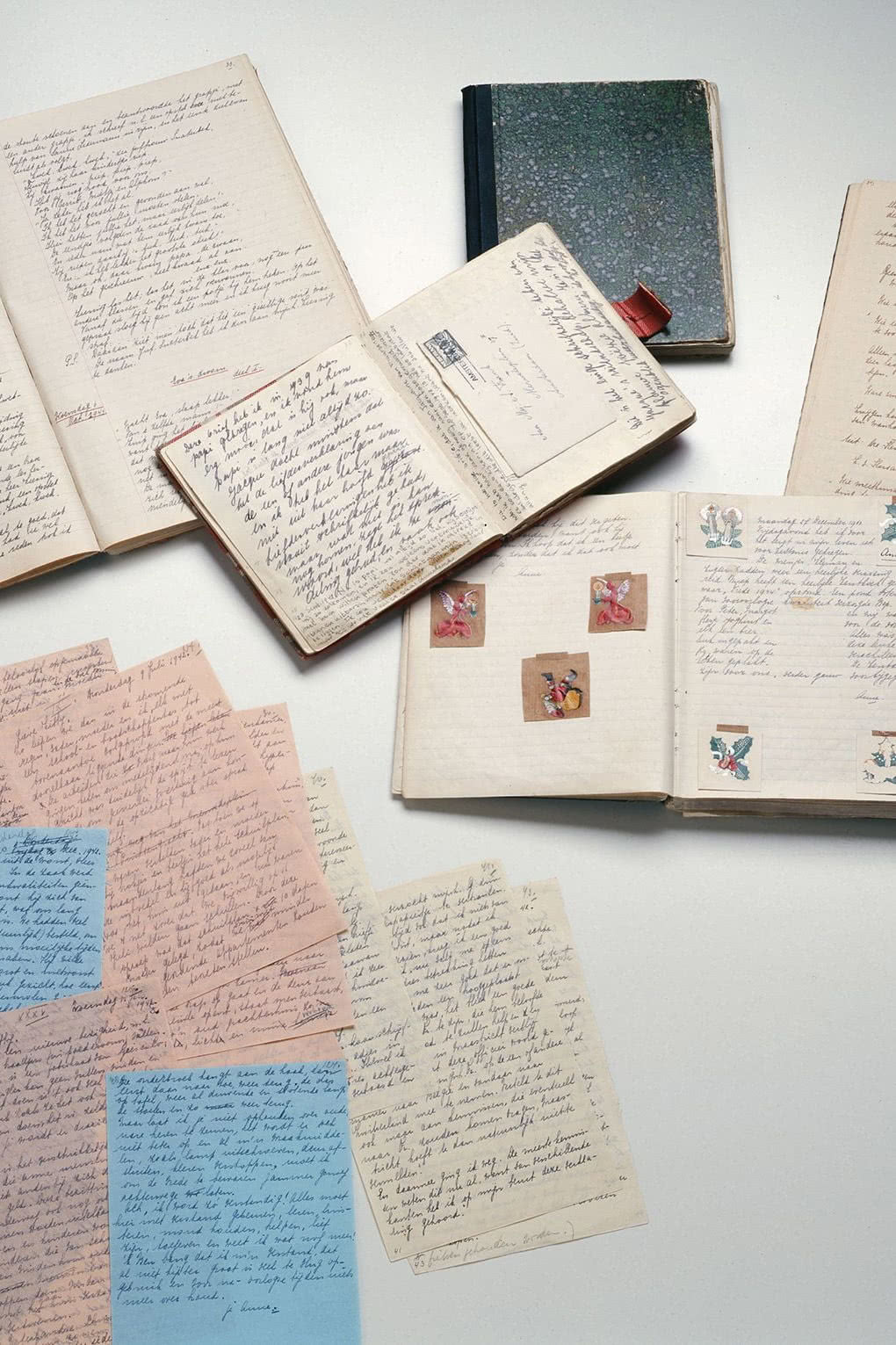 anne-frank-writing-spread