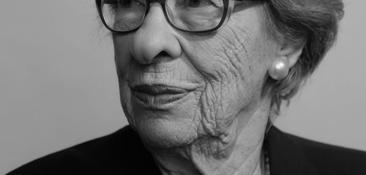 eva-schloss-portrait-black-white