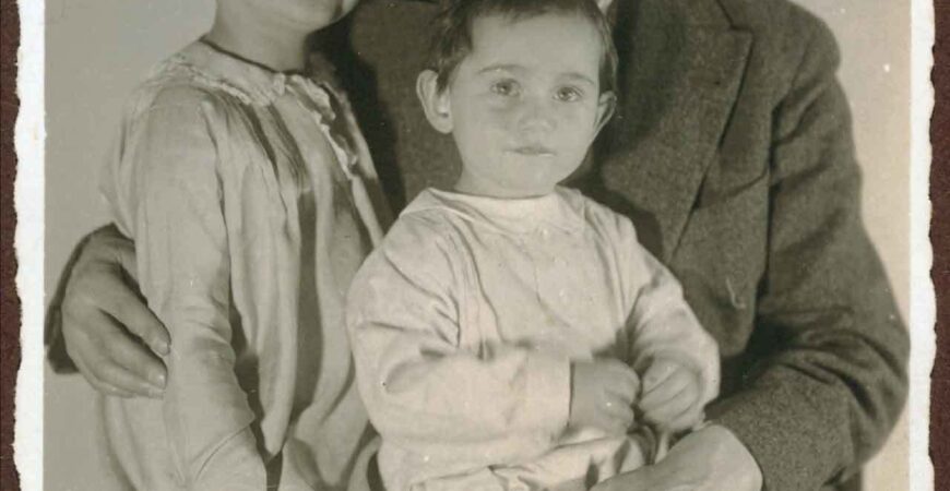 otto-frank-with-daughters-anne-maargot-frank