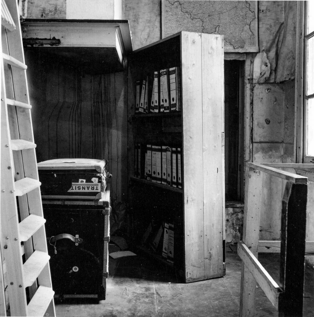 Moving Into The Secret Annex And Hiding – Inspiredbyannefrank.com