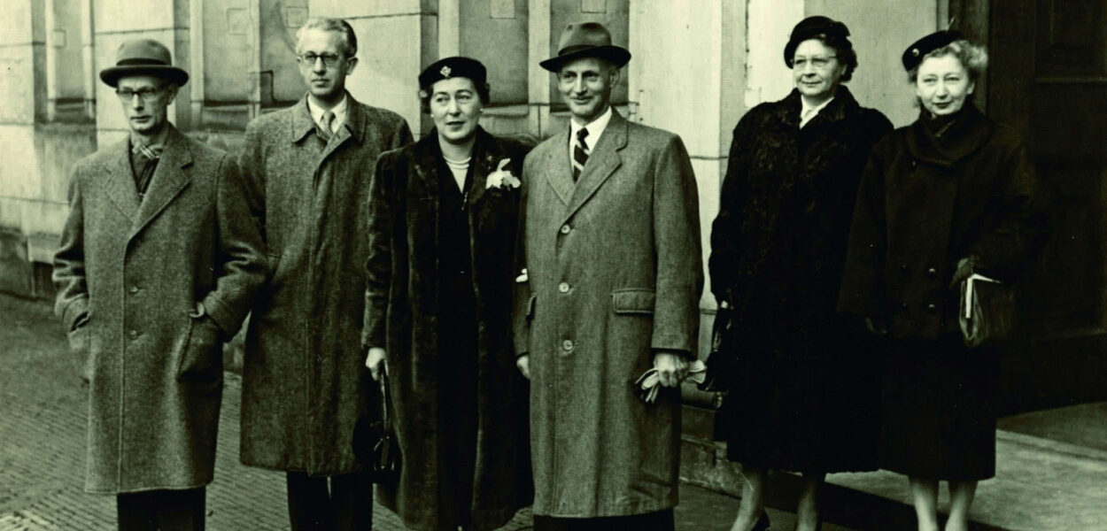 secret-annex-group-photo